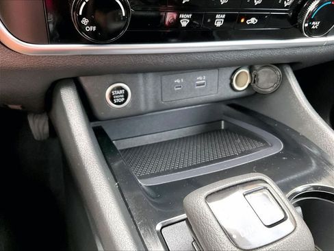 Used 2023 Nissan Rogue S AWD/4WD image 26