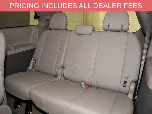Used 2017 Toyota Sienna XLE FWD image 10