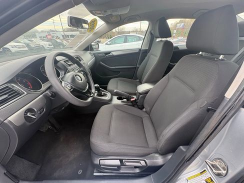 Used 2015 Volkswagen Jetta SE image 16