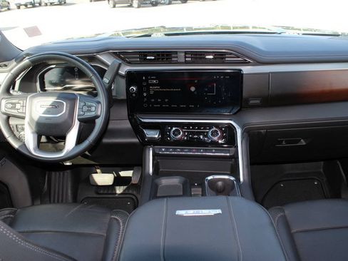 Used 2025 GMC Sierra 2500 Denali w/ Denali Reserve Package AWD/4WD image 9