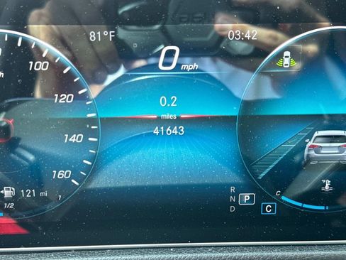 Used 2021 Mercedes-Benz GLB 250 image 27