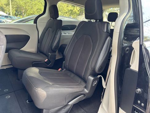 Used 2024 Chrysler Voyager LX FWD image 41