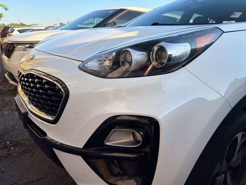 Used 2020 Kia Sportage LX AWD/4WD image 2