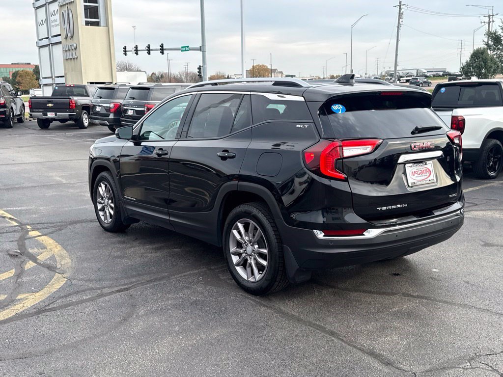 Used 2023 GMC Terrain SLT AWD/4WD image 9