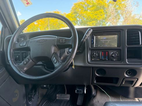 Used 2004 Chevrolet Silverado 3500 LS w/ Heavy-Duty Power Package image 14