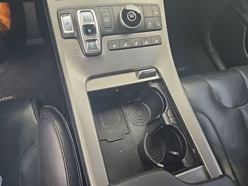 Used 2020 Hyundai Palisade Limited FWD image 16