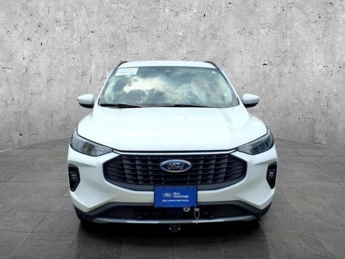 Certified 2024 Ford Escape SE FWD image 2