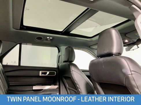 Used 2023 Ford Explorer XLT w/ Equipment Group 202A image 3