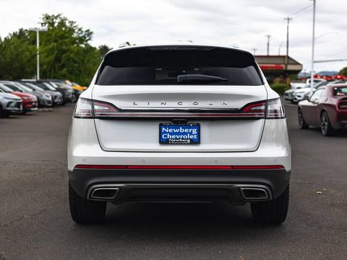 Used 2021 Lincoln Nautilus Reserve w/ Equipment Group 201A AWD/4WD image 9