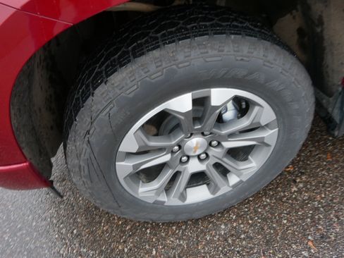 Certified 2025 Chevrolet Silverado 1500 High Country w/ Technology Package image 16