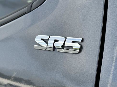 Used 2023 Toyota Tacoma SR5 w/ SR5 Appearance Package RWD image 8