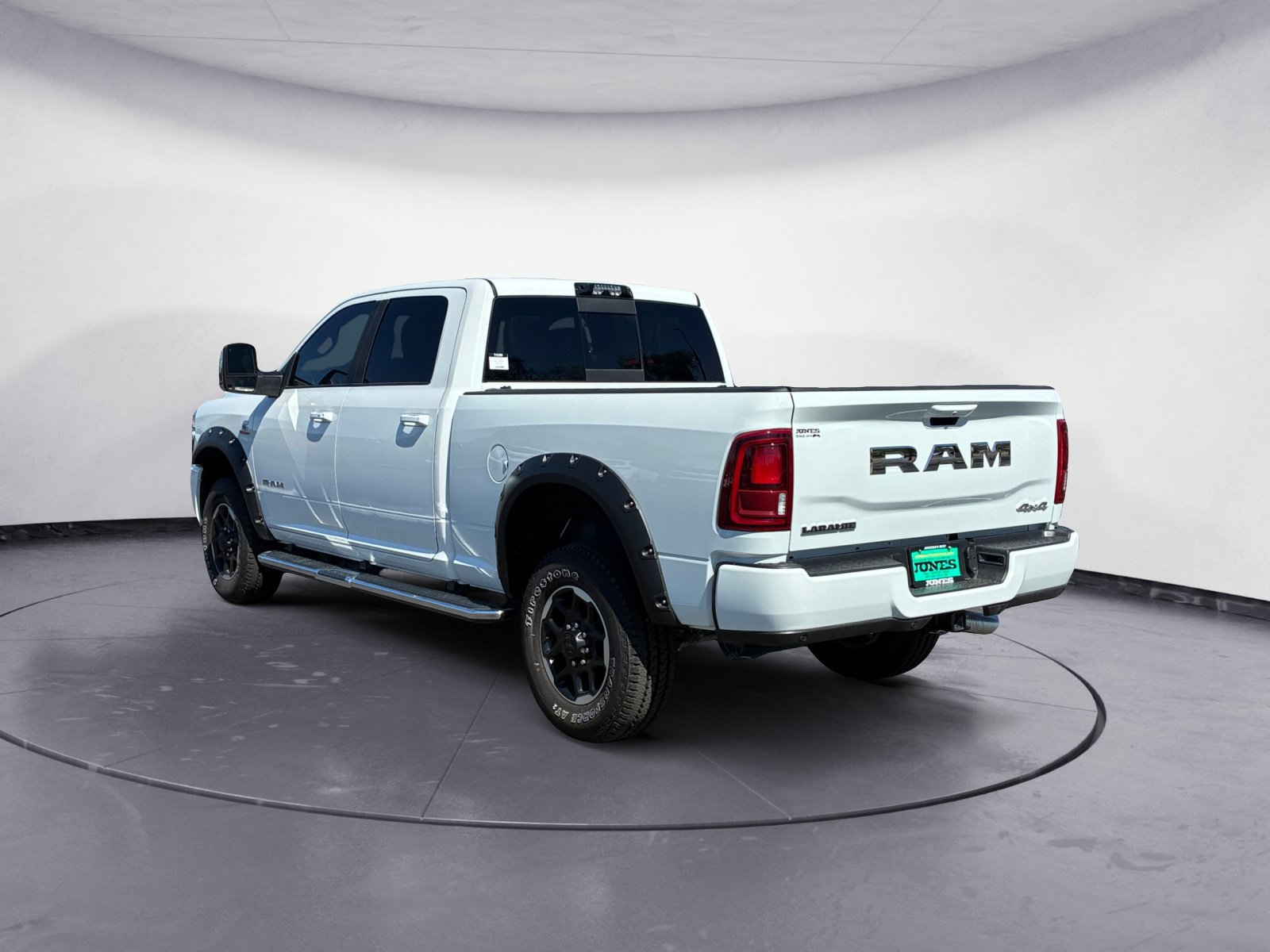 Used 2025 RAM 2500 Laramie AWD/4WD image 4