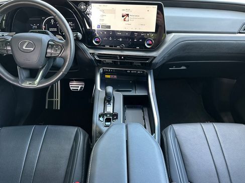 Certified 2025 Lexus TX 500h AWD w/ Technology Package image 17