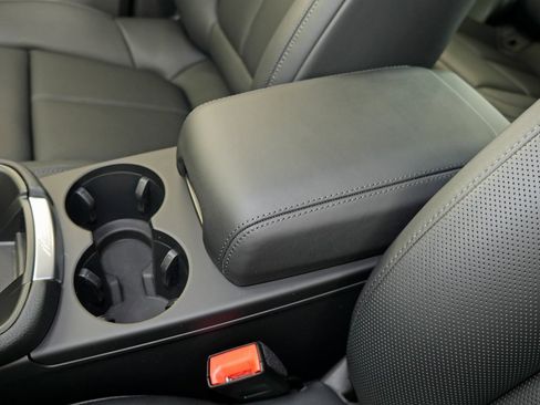 New 2026 Porsche Macan image 29