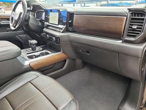 Used 2024 Chevrolet Silverado 1500 High Country w/ High Country Premium Package image 8