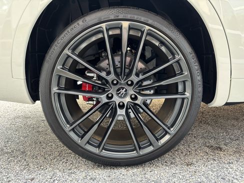 Used 2023 Maserati Levante Trofeo image 16