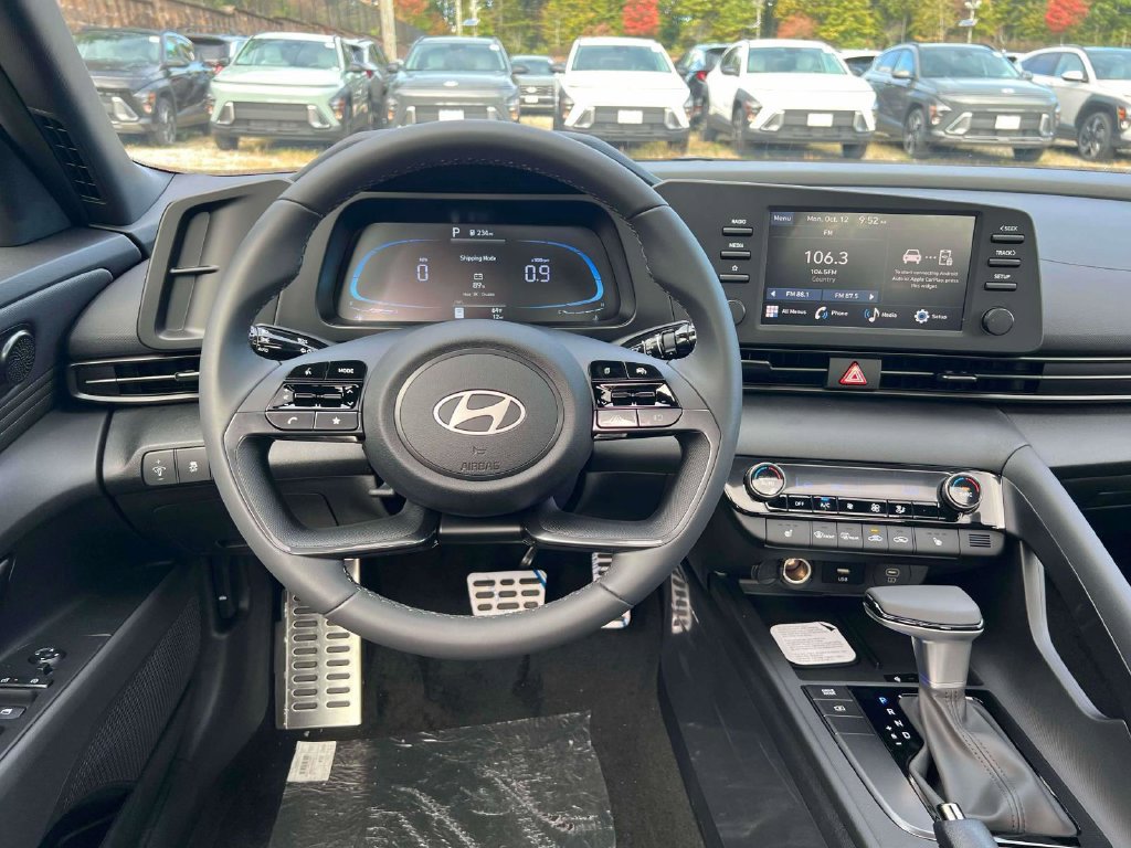 New 2026 Hyundai Elantra SEL Sport FWD image 9
