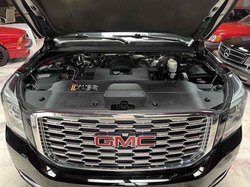 Used 2018 GMC Yukon Denali w/ Denali Ultimate Package AWD/4WD image 34