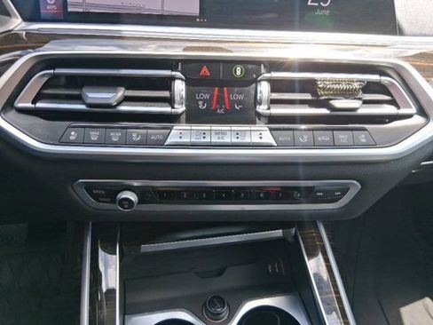 Used 2019 BMW X7 xDrive40i w/ Premium Package AWD/4WD image 28