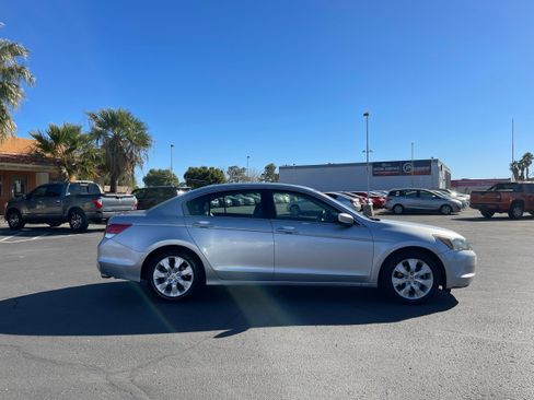 Used 2010 Honda Accord EX-L image 6