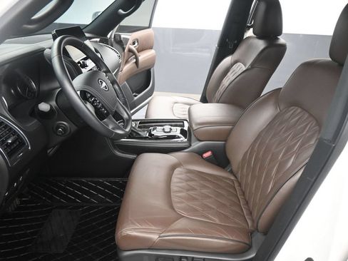 Used 2024 Nissan Armada Platinum w/ Captain's Chairs Package RWD image 9