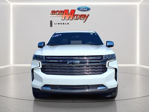 Used 2021 Chevrolet Suburban Premier w/ Premium Package AWD/4WD image 2