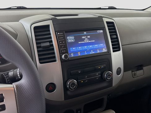 Used 2019 Nissan Frontier SV image 18