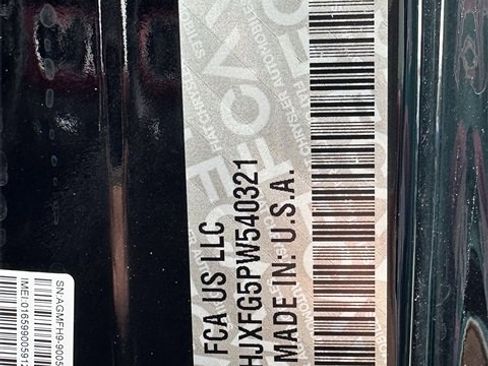 Used 2023 Jeep Wrangler Unlimited Rubicon image 34