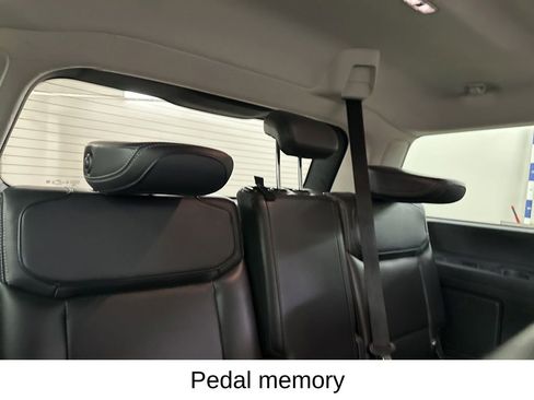 Used 2025 Ford Expedition Platinum AWD/4WD image 27