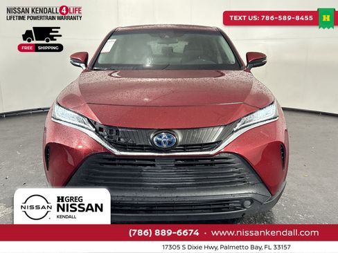 Used 2022 Toyota Venza LE image 4