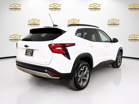 Used 2024 Chevrolet Trax LT w/ Driver Confidence Package image 7