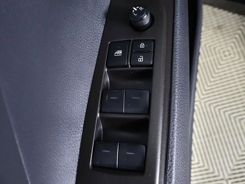 Used 2024 Toyota Camry SE image 32