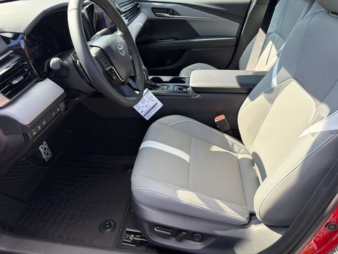 New 2026 Toyota Camry SE w/ Convenience Package FWD image 17