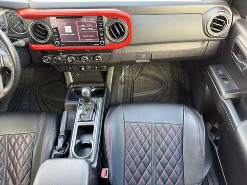 Used 2020 Toyota Tacoma TRD Sport AWD/4WD image 27