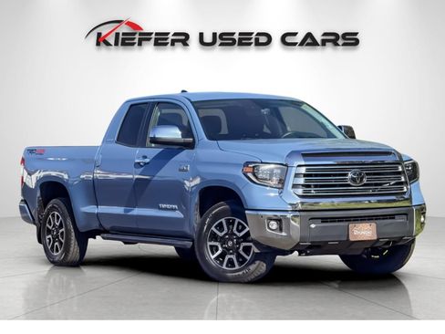 Used 2021 Toyota Tundra Limited w/ Limited Premium Package AWD/4WD image 2