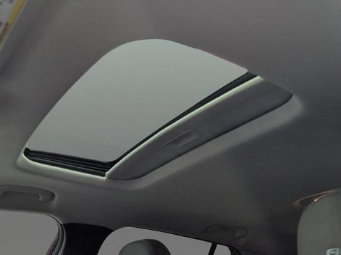 Used 2024 Chevrolet Trax ACTIV w/ Sunroof Package FWD image 15