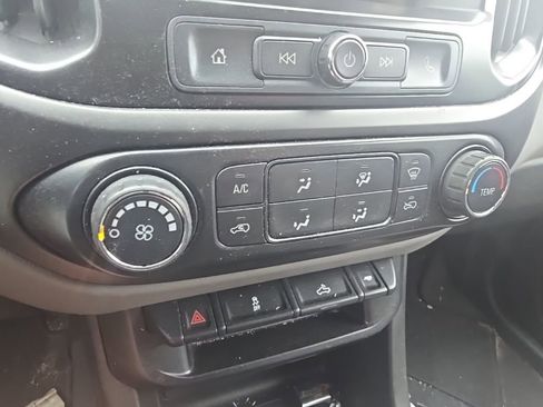 Used 2019 Chevrolet Colorado W/T w/ WT Convenience Package RWD image 18