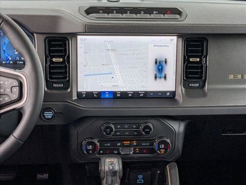 New 2025 Ford Bronco Badlands image 11