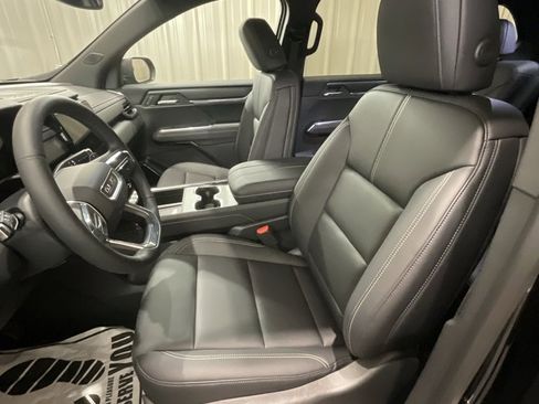 Used 2025 GMC Acadia Elevation w/ Elevation Premium Package image 10