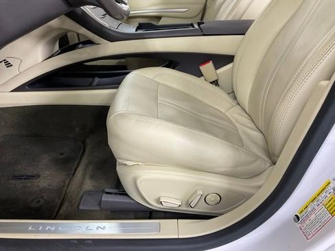 Used 2014 Lincoln MKZ AWD image 22