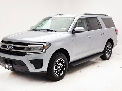 Used 2024 Ford Expedition Max XLT image 2