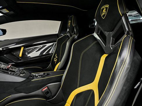 Used 2017 Lamborghini Aventador LP 750-4 Superveloce AWD/4WD image 17