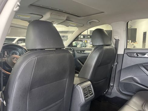 Used 2014 Volkswagen Passat TDI SE FWD image 29