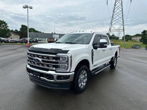 Used 2025 Ford F250 Lariat w/ Chrome Package AWD/4WD image 3