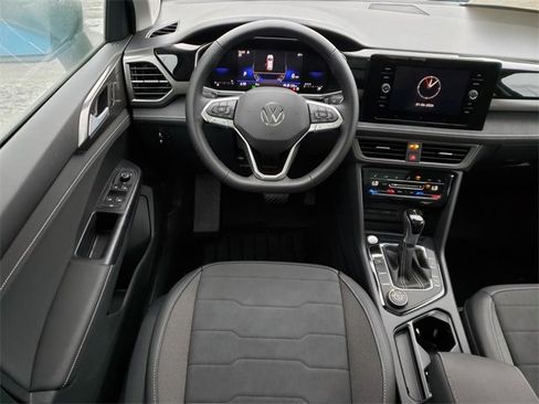 New 2025 Volkswagen Taos SE image 10