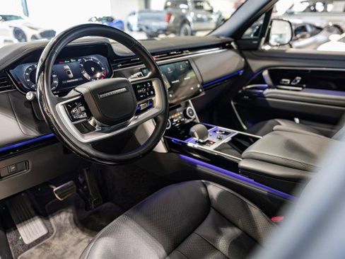 Used 2023 Land Rover Range Rover SE image 16