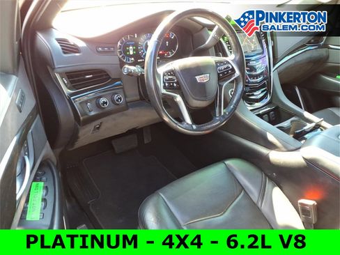 Used 2018 Cadillac Escalade Platinum image 17