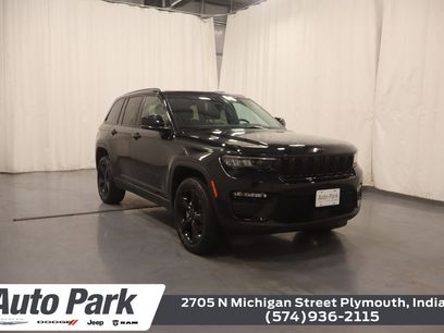Used 2023 Jeep Grand Cherokee Limited w/ Black Appearance Package