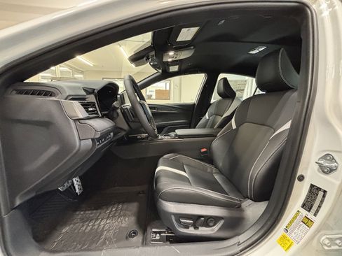 New 2026 Toyota Camry Hybrid AWD/4WD image 18