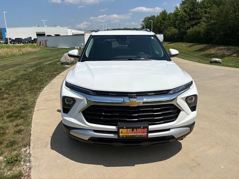 Used 2026 Chevrolet TrailBlazer LT w/ LT Cold Weather Package FWD image 12